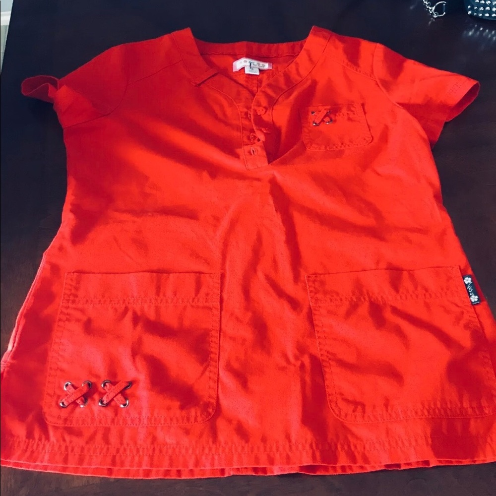 KOI SCRUBS SIZE SMALL